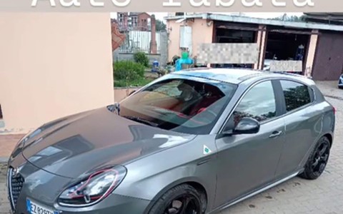 L'Alfa Romeo Quadrifoglio Verde grigia rubata nella notte tra domenica e lunedì