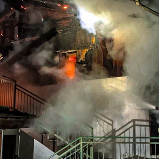 Coassolo, scoppia un incendio in casa: ustionata una persona