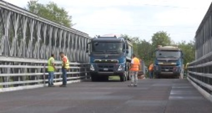 Al collaudo il ponte Bailey sul Ceronda per garantire l’accesso alla Reggia di Venaria