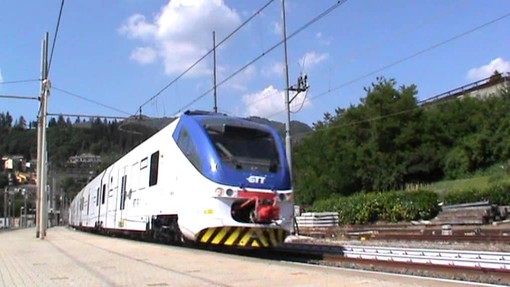 Da Asti all'aeroporto di Caselle in treno, ma il servizio salta le stazioni di Rebaudengo e Venaria Rigola