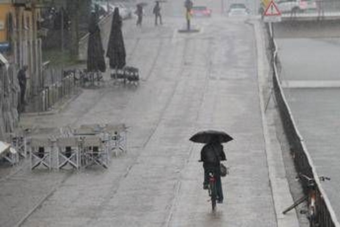 Domenica di maltempo sull'Italia, allerta arancione e gialla: le regioni a rischio