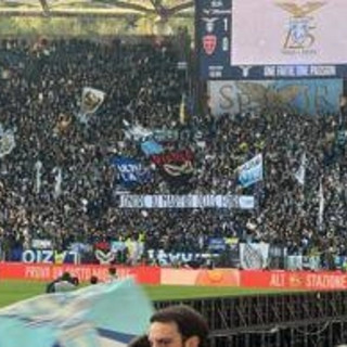 All'Olimpico striscione tifosi Lazio: &quot;Onore ai martiri delle Foibe&quot;