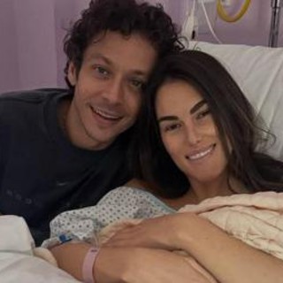 Valentino Rossi e Francesca Sofia Novello di nuovo genitori: è nata Gabriella