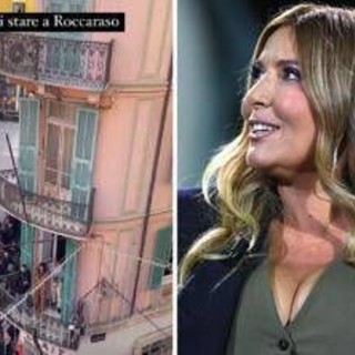 Sanremo, Lucarelli arriva nella città gremita: &quot;Sembra di stare a Roccaraso&quot;