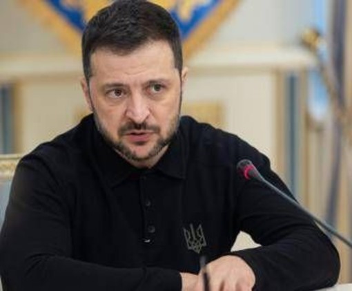 Ucraina, Zelensky gioca il jolly 'terre rare'. Putin prepara nuovo attacco