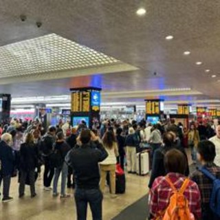 Treni, ancora ritardi sull'Alta velocità Roma-Napoli: &quot;Inconveniente tecnico&quot;